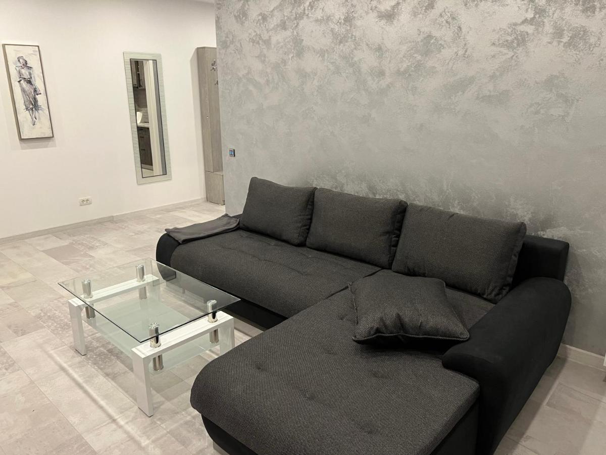 Stunning 2-Room Penthouse With Lakeview W11 Bukarest Exterior foto