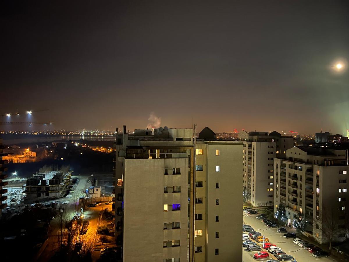 Stunning 2-Room Penthouse With Lakeview W11 Bukarest Exterior foto