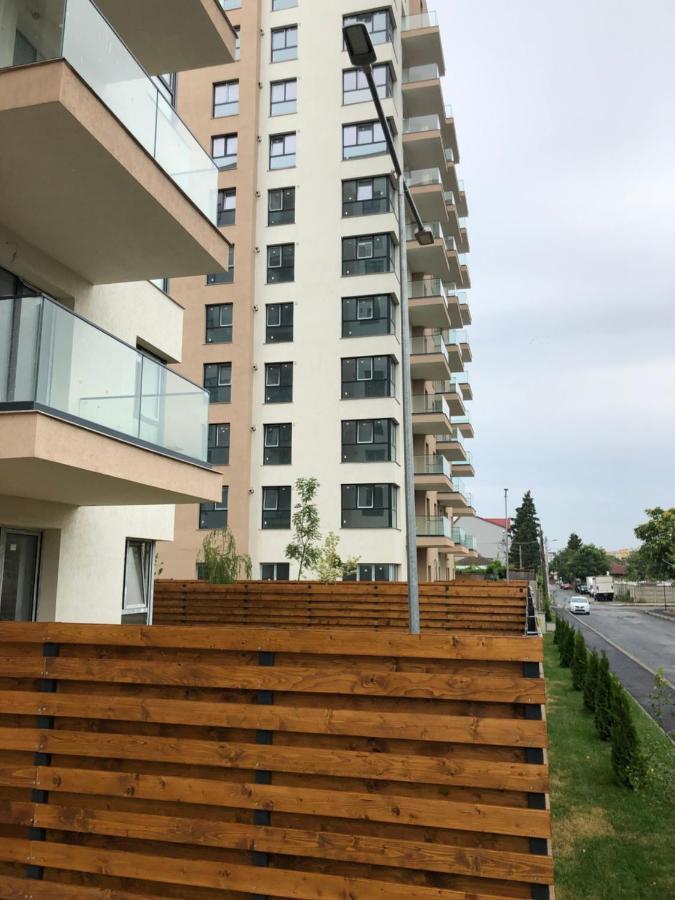 Stunning 2-Room Penthouse With Lakeview W11 Bukarest Exterior foto