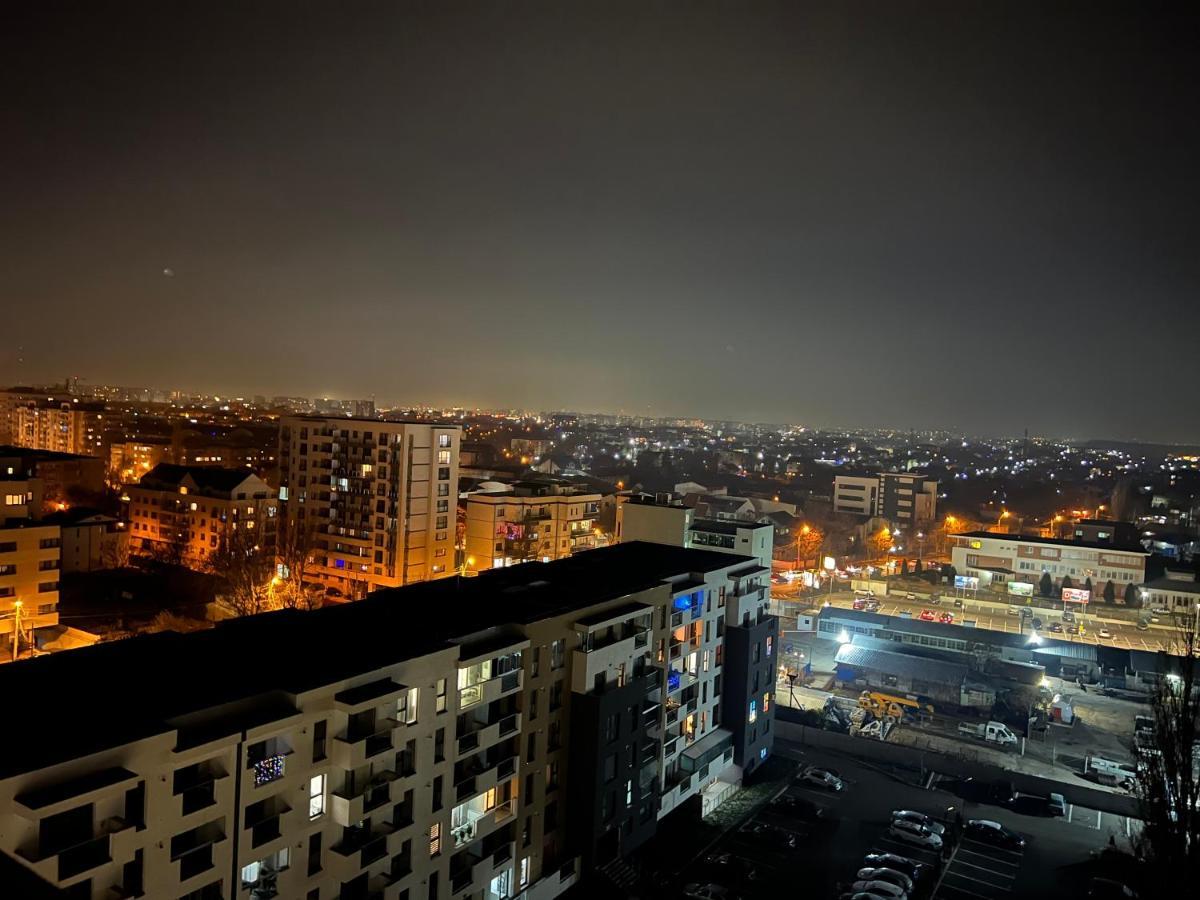 Stunning 2-Room Penthouse With Lakeview W11 Bukarest Exterior foto