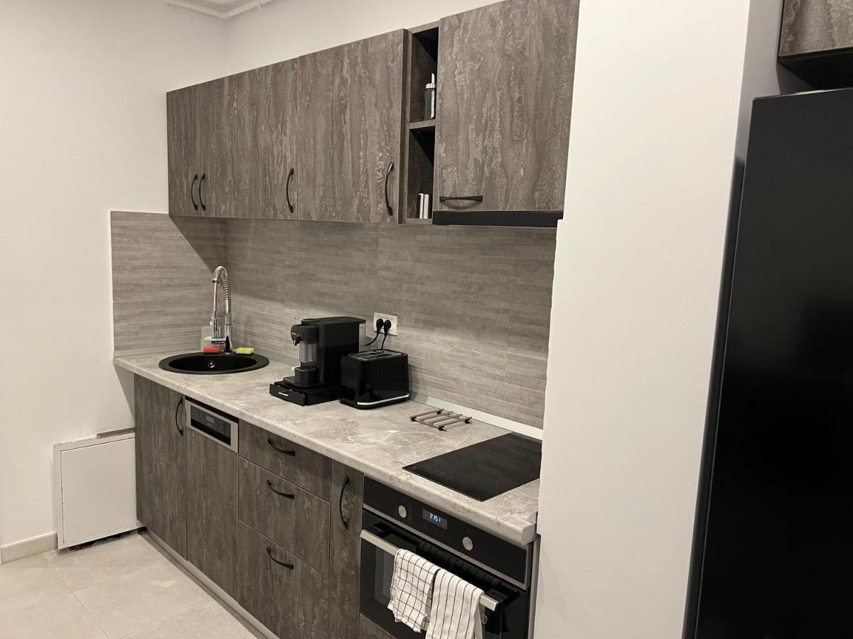Stunning 2-Room Penthouse With Lakeview W11 Bukarest Exterior foto