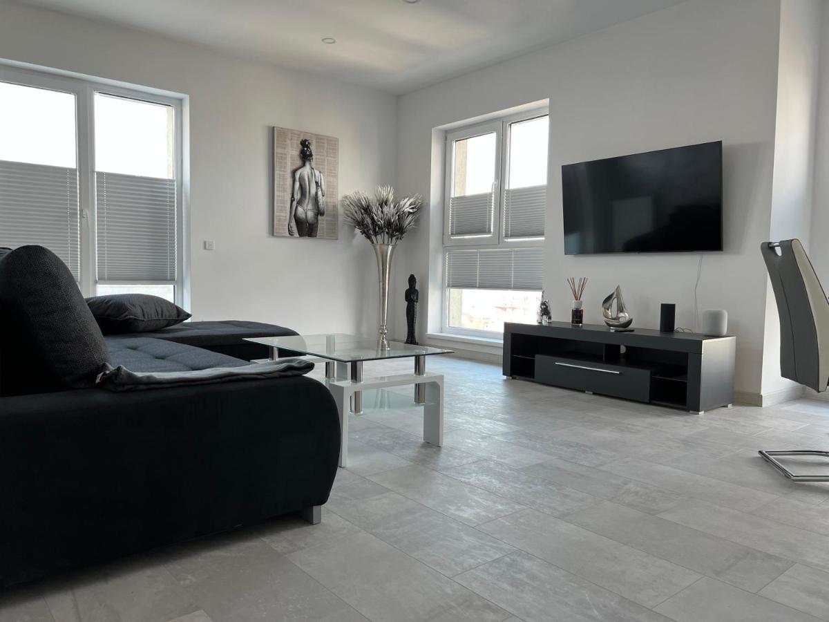 Stunning 2-Room Penthouse With Lakeview W11 Bukarest Exterior foto