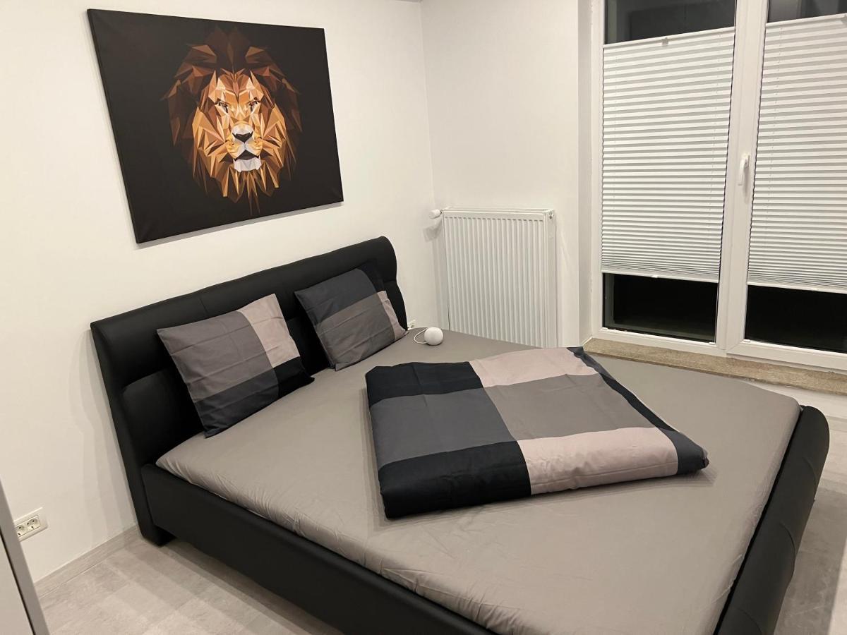 Stunning 2-Room Penthouse With Lakeview W11 Bukarest Exterior foto